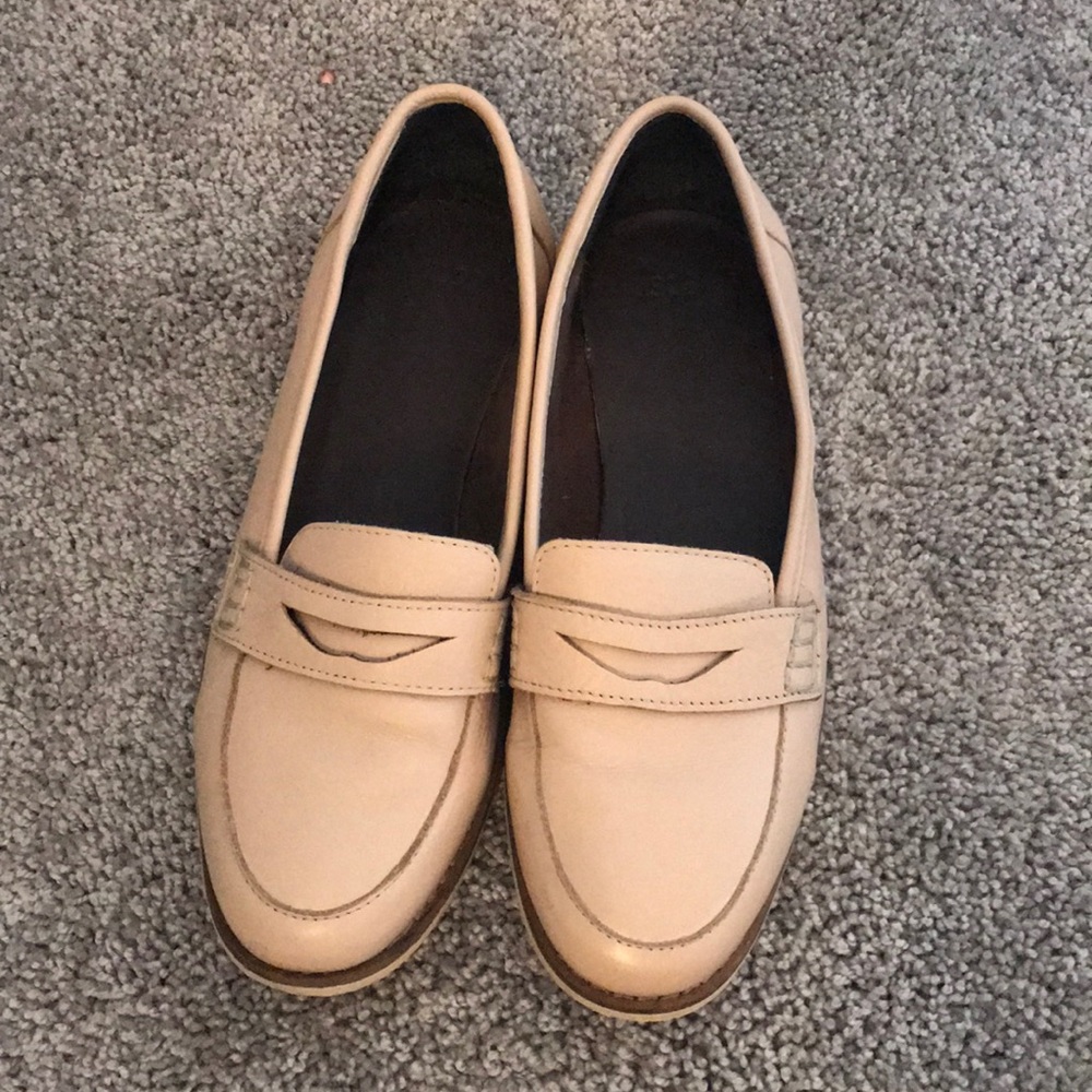 Nude loafers